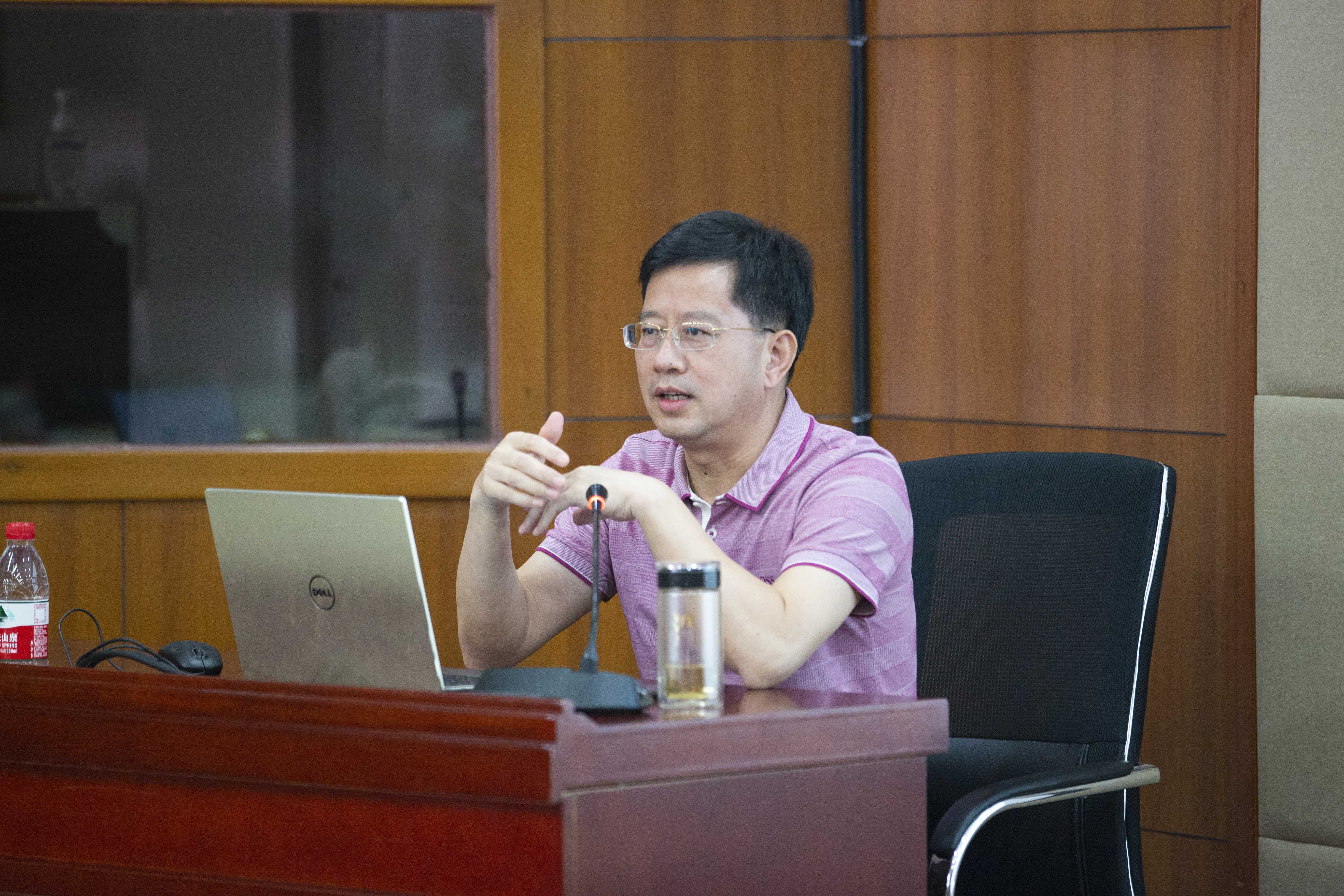 刘明亮1.jpg