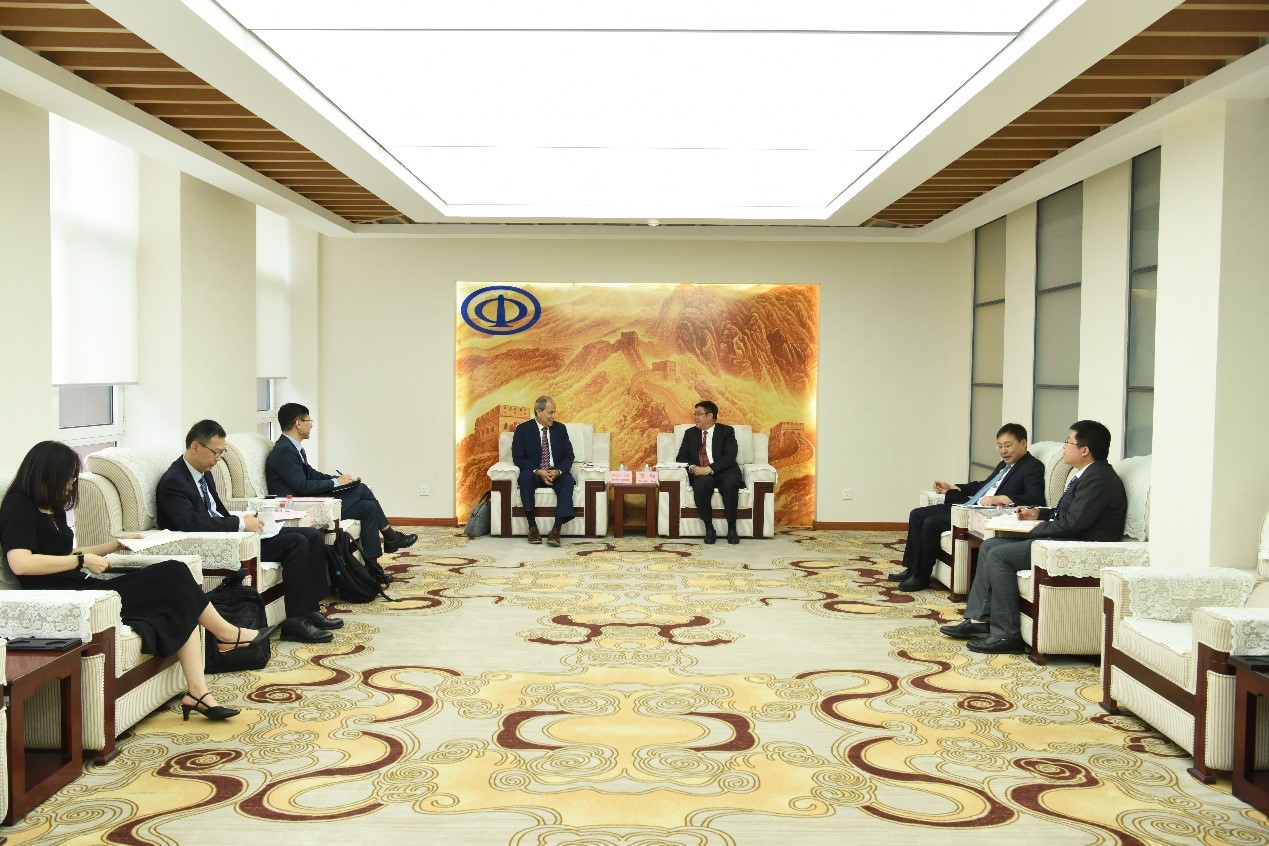 中国电子学会理事长张峰会见IEEE主席赛义夫・拉曼